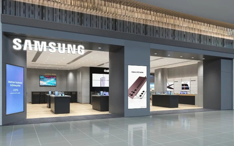 Фото - Samsung набирает новые кадры в России